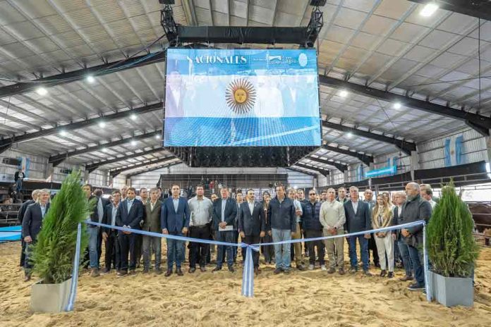 Valdés destacó el potencial ganadero y llamó a los jóvenes a ser protagonistas Valdés destacó el potencial ganadero y llamó a los jóvenes a ser protagonistas