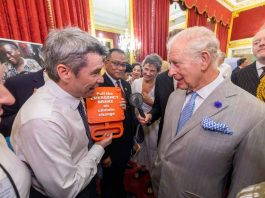 Ex ministro Marcelo Mena presenta al rey Carlos III el “freno de mano” contra el cambio climático