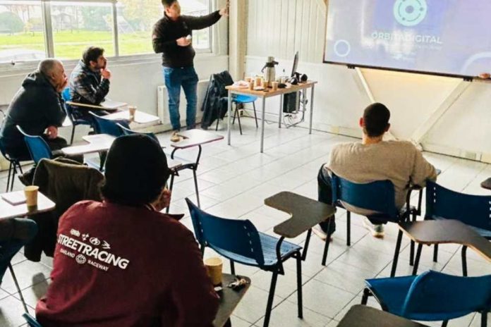 Industrias creativas de Osorno se reúnen para impulsar la innovación y la colaboración
