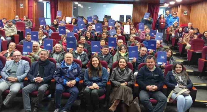 Ministerio de Agricultura entregó cerca de $3.000 millones en bonos de riego para fortalecer la seguridad productiva en La Araucanía Ministerio de Agricultura entregó cerca de $3.000 millones en bonos de riego para fortalecer la seguridad productiva en La Araucanía