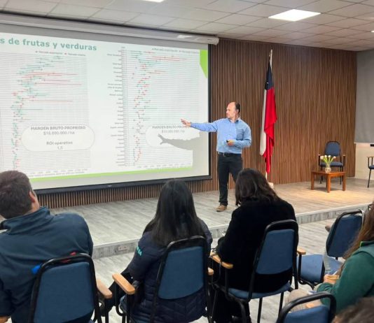 Mesa Hortícola Regional abordó desafíos y prioridades del sector en INIA La Platina