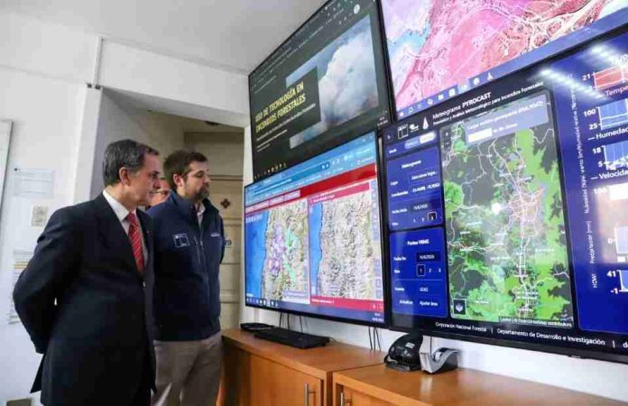 Subsecretario de Agricultura releva trabajo preventivo y vigilancia permanente de CONAF frente a incendios forestales Subsecretario de Agricultura releva trabajo preventivo y vigilancia permanente de CONAF frente a incendios forestales