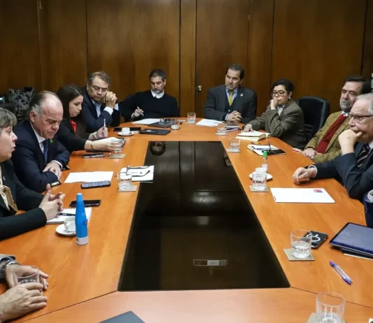 Consejo del Salmón y sector agrícola se reúnen con ministro Campos Consejo del Salmón y sector agrícola se reúnen con ministro Campos