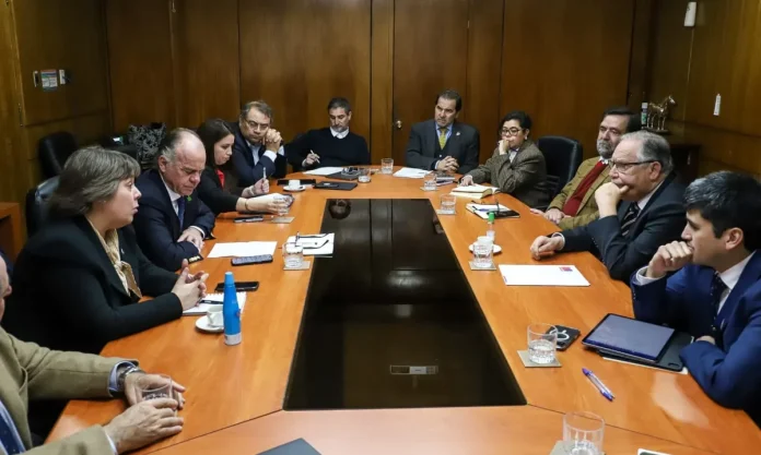 6a4fe5d32d579_1200x719 Consejo del Salmón y sector agrícola se reúnen con ministro Campos