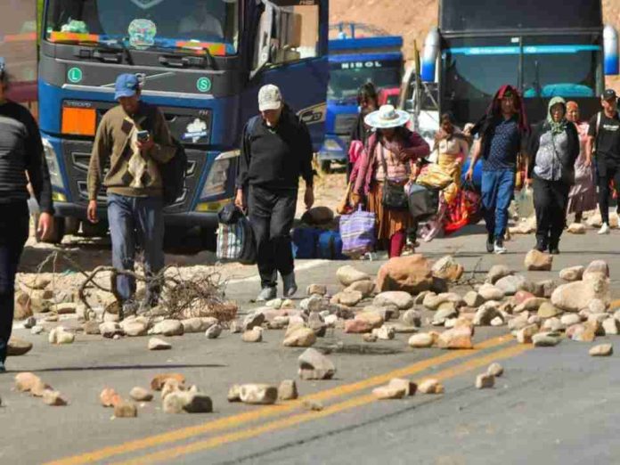 Bolivia Tras casi dos meses de bloqueos productores lecheros bolivianos se declaran en quiebra Bolivia |Tras casi dos meses de bloqueos productores lecheros bolivianos se declaran en quiebra