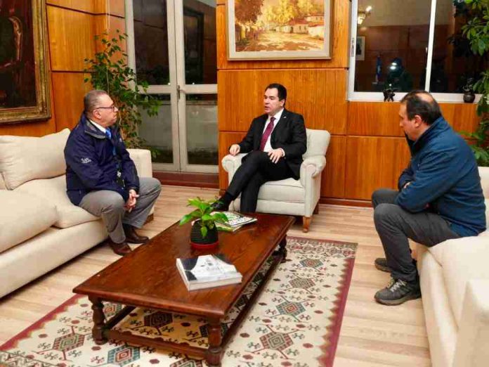 Fortalecimiento de la seguridad hídrica en ñuble presentan a nuevo coordinador regional de la CNR Fortalecimiento de la seguridad hídrica en ñuble: presentan a nuevo coordinador regional de la CNR