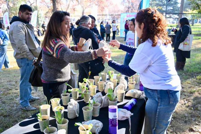 Gobierno de Santiago capacita a 200 personas en compostaje comunitario con Gobierno de Santiago capacita a 200 personas en compostaje comunitario con