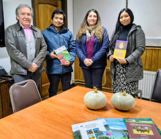 INIA entrega publicaciones técnicas a comunidad indígena de Nueva Imperial para fortalecer el aprendizaje agrícola INIA entrega publicaciones técnicas a comunidad indígena de Nueva Imperial para fortalecer el aprendizaje agrícola