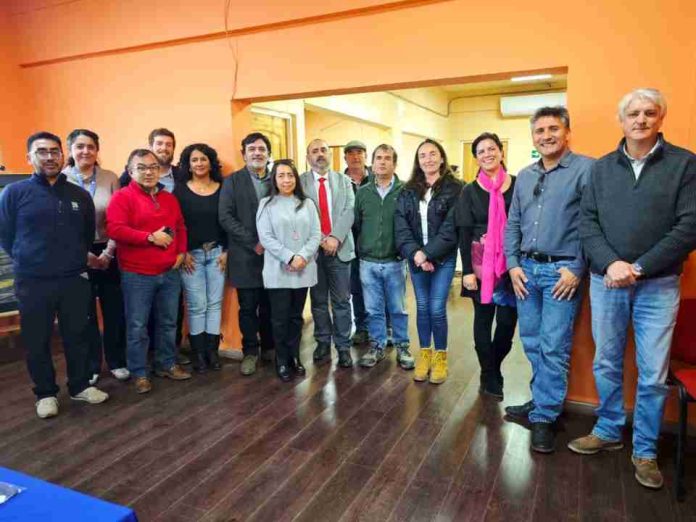 Pilotos territoriales buscarán destrabar la regularización de Organizaciones de Usuarios de Agua en la Región de Valparaíso Pilotos territoriales buscarán destrabar la regularización de Organizaciones de Usuarios de Agua en la Región de Valparaíso