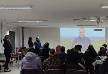 Seremi de Agricultura y Directora Regional de INDAP se reúnen con dirigentes locales y representantes del agro en Cochrane Seremi de Agricultura y Directora Regional de INDAP se reúnen con dirigentes locales y representantes del agro en Cochrane