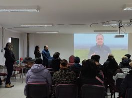 Seremi de Agricultura y Directora Regional de INDAP se reúnen con dirigentes locales y representantes del agro en Cochrane Seremi de Agricultura y Directora Regional de INDAP se reúnen con dirigentes locales y representantes del agro en Cochrane