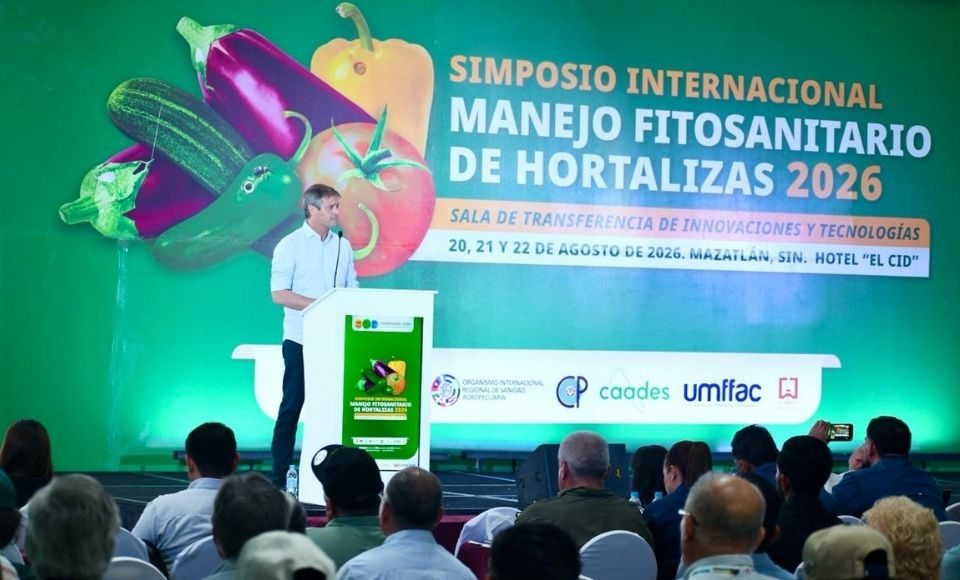 Reportaje | Avances en sanidad vegetal y nutrición biológica: Carlos Meza expone el modelo regenerativo de Terragénesis en los principales foros agrícolas de México Reportaje | Avances en sanidad vegetal y nutrición biológica: Carlos Meza expone el modelo regenerativo de Terragénesis en los principales foros agrícolas de México