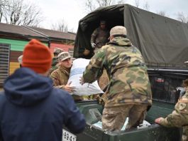 Con apoyo del Ejército, Gobierno entrega alimentación animal a agricultores afectados por las emergencias climáticas