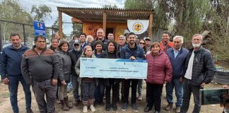 INDAP Coquimbo entrega recursos a apicultores del Valle de Elqui para asegurar la alimentación de colmenas INDAP Coquimbo entrega recursos a apicultores del Valle de Elqui para asegurar la alimentación de colmenas