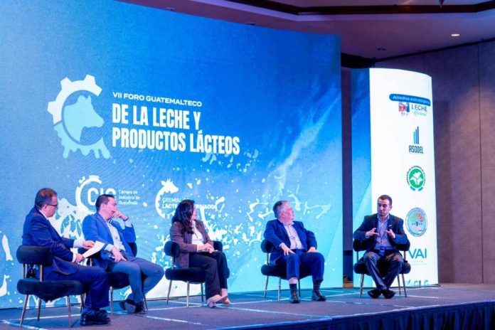 Investigador chileno de INIA expuso en Guatemala avances de la industria lechera nacional en sostenibilidad Investigador chileno de INIA expuso en Guatemala avances de la industria lechera nacional en sostenibilidad