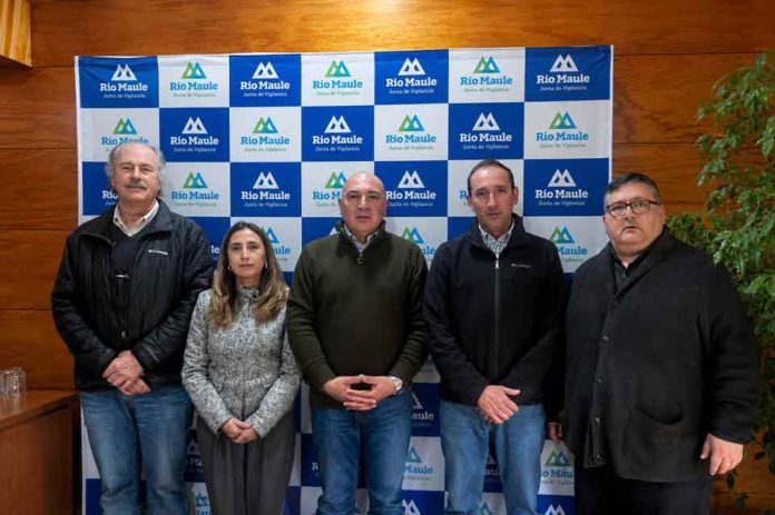 Junta de Vigilancia del Río Maule y Asociación gremial Agrícola Central fortalecen coordinación para enfrentar desafíos del agua y la agricultura regional Junta de Vigilancia del Río Maule y Asociación gremial Agrícola Central fortalecen coordinación para enfrentar desafíos del agua y la agricultura regional