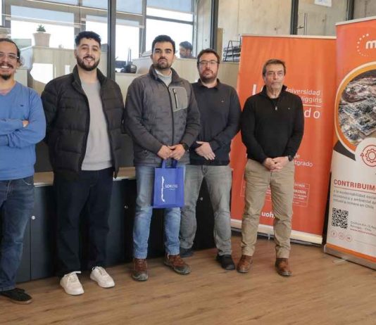 Minera Valle Central entrega nueva beca a estudiante del Magíster en Biotecnología de la UOH para investigar especie endémica de Chile