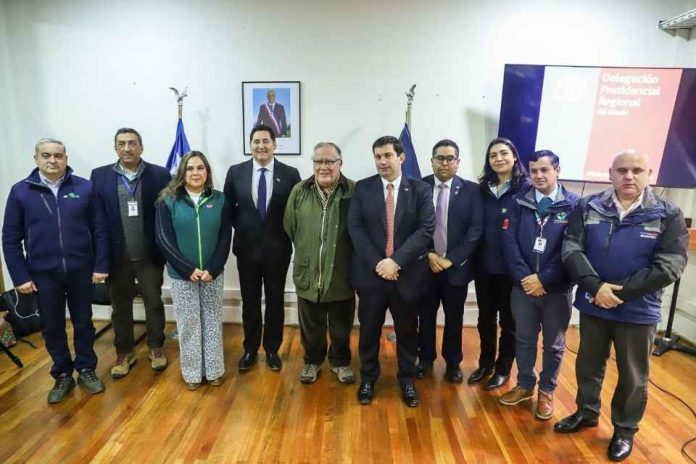 Ministro de Agricultura realiza gira por cinco regiones para monitorear efectos del sistema frontal y apoyar al sector agrícola Ministro de Agricultura realiza gira por cinco regiones para monitorear efectos del sistema frontal y apoyar al sector agrícola