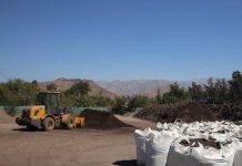Tras alza de hasta 70% en fertilizantes importados: Compostaje local emerge como alternativa para reducir costos en el agro chileno