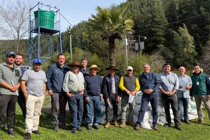 Subsecretario Venezian encabeza apoyo a productores afectados por sistemas frontales y aborda iniciativas de riego y desarrollo lechero en Ñuble Subsecretario Venezian encabeza apoyo a productores afectados por sistemas frontales y aborda iniciativas de riego y desarrollo lechero en Ñuble