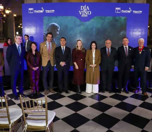 Gobierno y gremios del vino colaboran para traer a Chile prestigioso evento vitivinícola internacional Gobierno y gremios del vino colaboran para traer a Chile prestigioso evento vitivinícola internacional