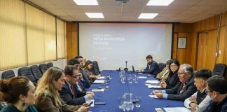 Ministro Campos encabeza primera sesión de la Mesa de Municipios Rurales con foco en seguridad, vivienda y patrimonio Ministro Campos encabeza primera sesión de la Mesa de Municipios Rurales con foco en seguridad, vivienda y patrimonio