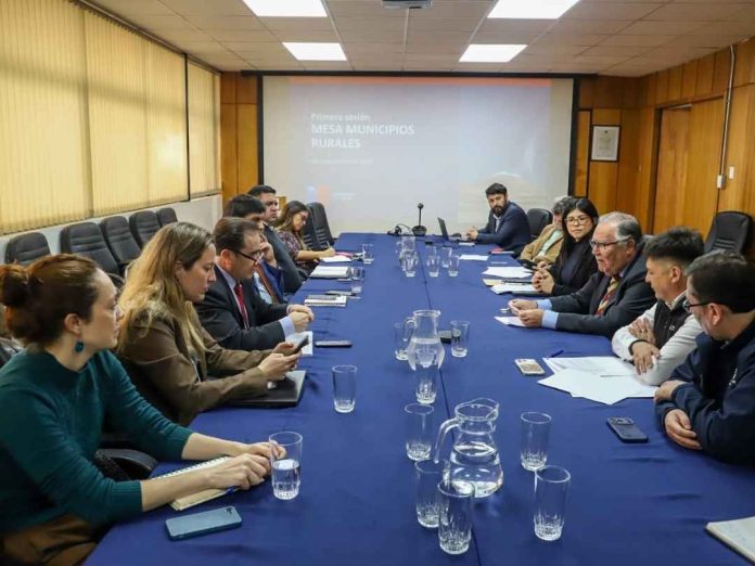 _Ministro Campos encabeza primera sesión de la Mesa de Municipios Rurales con foco en seguridad, vivienda y patrimonio Ministro Campos encabeza primera sesión de la Mesa de Municipios Rurales con foco en seguridad, vivienda y patrimonio