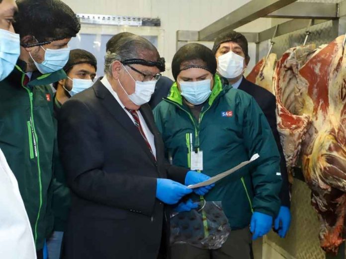 Ministro de Agricultura encabeza fiscalización de Ley de Carnes previo a Fiestas Patrias Ministro de Agricultura encabeza fiscalización de Ley de Carnes previo a Fiestas Patrias