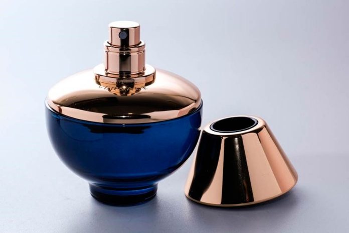 perfume hombre Versace Dylan Blue, elegir una fragancia fresca para la temporada cálida Perfume hombre Versace Dylan Blue, elegir una fragancia fresca para la temporada cálida
