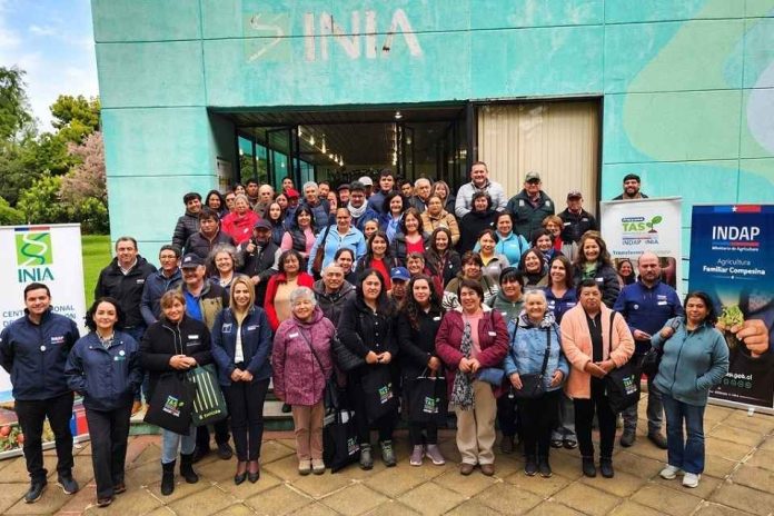 Agricultores de Ninhue y Trehuaco transitan hacia una agricultura sostenible con apoyo de INDAP e INIA Agricultores de Ninhue y Trehuaco transitan hacia una agricultura sostenible con apoyo de INDAP e INIA