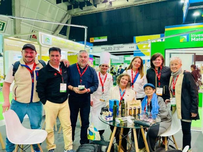 De Los Lagos al mundo miel, gin y productos del campo buscan nuevos mercados De Los Lagos al mundo: miel, gin y productos del campo buscan nuevos mercados