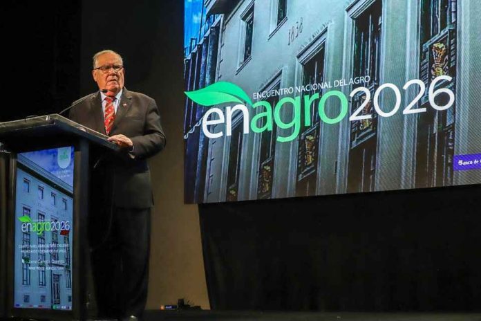 Ministro Campos destaca dinamismo del sector agrícola y llama a fortalecer el trabajo público-privado en ENAGRO 2026 Ministro Campos destaca dinamismo del sector agrícola y llama a fortalecer el trabajo público-privado en ENAGRO 2026