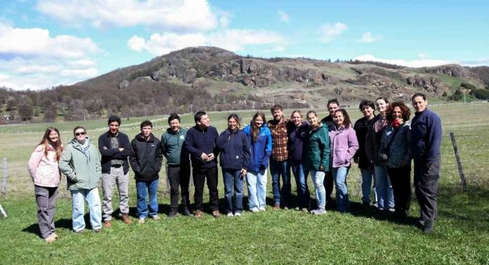 Estudiantes de Virginia Tech conocieron en terreno la investigación de INIA Tamel Aike para la ganadería de Aysén Estudiantes de Virginia Tech conocieron en terreno la investigación de INIA Tamel Aike para la ganadería de Aysén