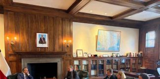 Frutas de Chile y Embajador de Chile en EE.UU. sostienen encuentro de cara a la temporada de exportaciones frutícolas 2026-27