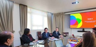 Frutas de Chile y director del SII analizan temas tributarios de interés para el sector Frutas de Chile y director del SII analizan temas tributarios de interés para el sector