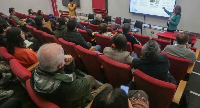 Seminario sobre iniciativas biotecnológicas nacionales para potenciar la agricultura reunió a expertos en la UV Seminario sobre iniciativas biotecnológicas nacionales para potenciar la agricultura reunió a expertos en la UV