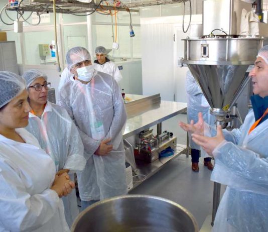 Seremi de Agricultura y dirigentes campesinos exploran tecnologías del CeTA en Coronel para avanzar en innovación alimentaria desde el Biobío Seremi de Agricultura y dirigentes campesinos exploran tecnologías del CeTA en Coronel para avanzar en innovación alimentaria desde el Biobío